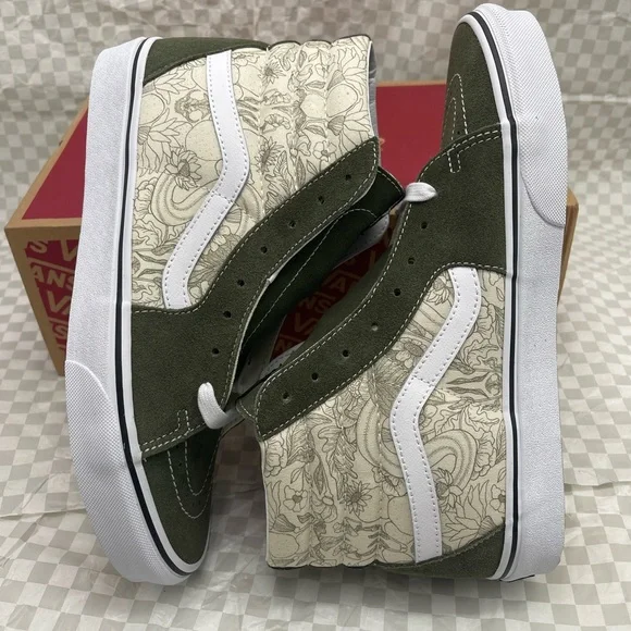 Vans Men’s Sk8-Hi
Desert Skulis Grape Leaf/ VN0A32QGRQV Sneakers - Picture 10 of 16